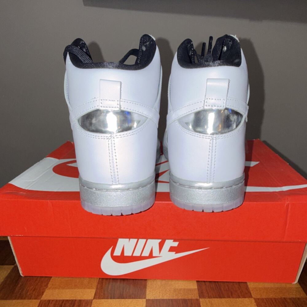 Size 9W - Nike Dunk High SE White Metallic Silver DX5928-100 Icy Sole OG Box - Picture 6 of 10